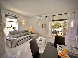 Albufeira Marina SOL With Pool by Homing
