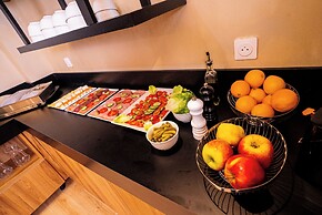 BREEZE HOTEL