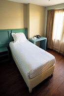 BREEZE HOTEL