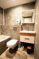 BREEZE HOTEL