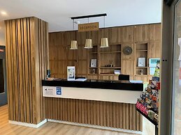 BREEZE HOTEL
