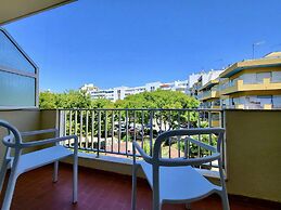 Quarteira Central 2 by Homing