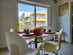 Quarteira Central 2 by Homing