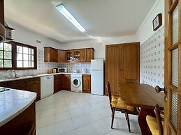 Faro Terrace Villa by Homing