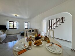 Faro Terrace Villa by Homing
