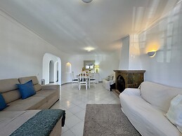 Faro Terrace Villa by Homing