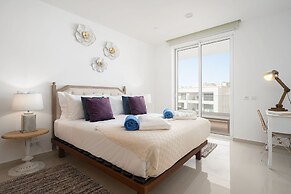 Lagos Marina View 3 With Pool by Homing
