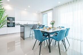 Lagos Marina View 4 With Pool by Homing
