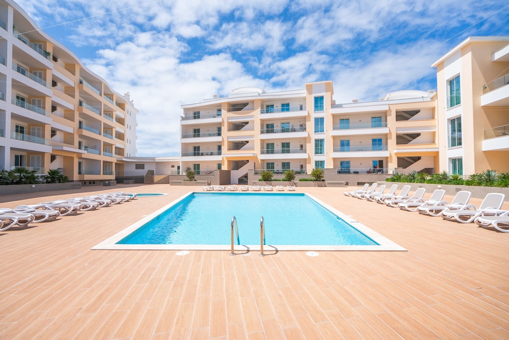 Lagos Marina View 4 With Pool by Homing