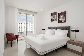Lagos Marina View 1 With Pool by Homing