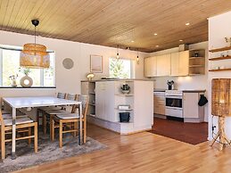 6 Person Holiday Home in Vaeggerlose