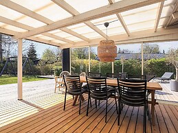 6 Person Holiday Home in Vaeggerlose