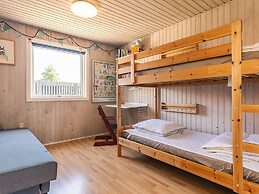 6 Person Holiday Home in Vaeggerlose
