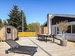 6 Person Holiday Home in Vaeggerlose