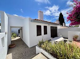 Vilamoura SUN Bright With Pool by Homing