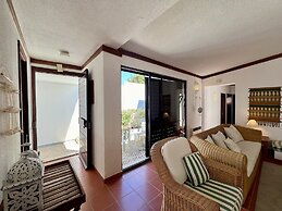 Vilamoura SUN Bright With Pool by Homing