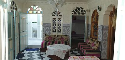 aline hostel