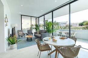 Lagos Deluxe 2 With Pool by Homing