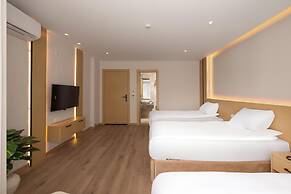 Elegance Grand City Hotel