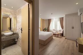 Elegance Grand City Hotel