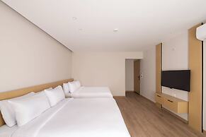 Elegance Grand City Hotel