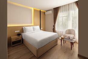 Elegance Grand City Hotel