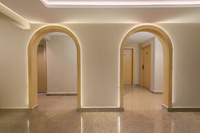 Elegance Grand City Hotel