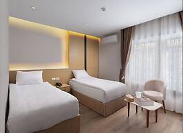 Elegance Grand City Hotel