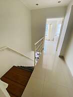 Refined 3BR Duplex with Ocean Charm