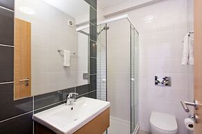 Albufeira Sunny Apartment 3 by Homing