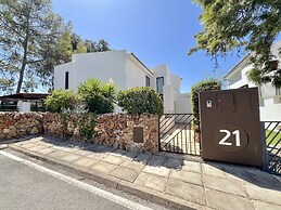 Vilamoura Premium Villa by Homing
