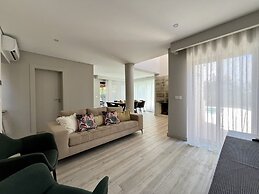 Vilamoura Premium Villa by Homing