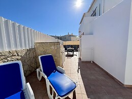 Pêra Stylish Villa With Pool by Homing
