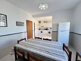 Pêra Stylish Villa With Pool by Homing