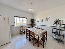 Pêra Stylish Villa With Pool by Homing