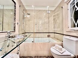 Vilamoura Deluxe Villa by Homing