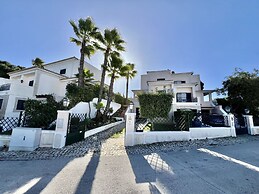 Vilamoura Deluxe Villa by Homing