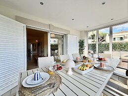 Vilamoura Deluxe Villa by Homing