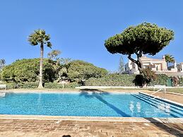 Vilamoura Deluxe Villa by Homing