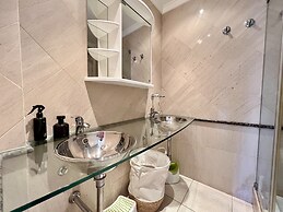 Vilamoura Deluxe Villa by Homing