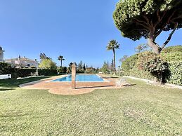 Vilamoura Deluxe Villa by Homing