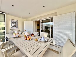 Vilamoura Deluxe Villa by Homing