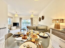 Vilamoura Deluxe Villa by Homing