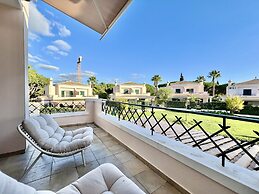 Vilamoura Deluxe Villa by Homing