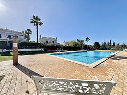 Vilamoura Deluxe Villa by Homing
