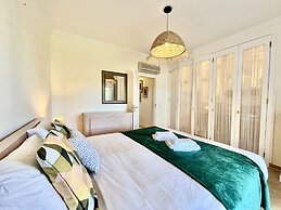 Vilamoura Deluxe Villa by Homing