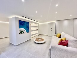 Vilamoura Deluxe Villa by Homing