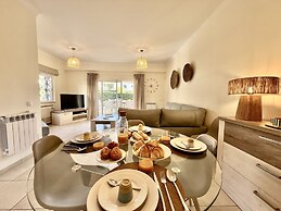 Vilamoura Deluxe Villa by Homing
