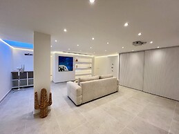 Vilamoura Deluxe Villa by Homing
