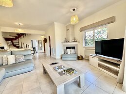 Vilamoura Deluxe Villa by Homing